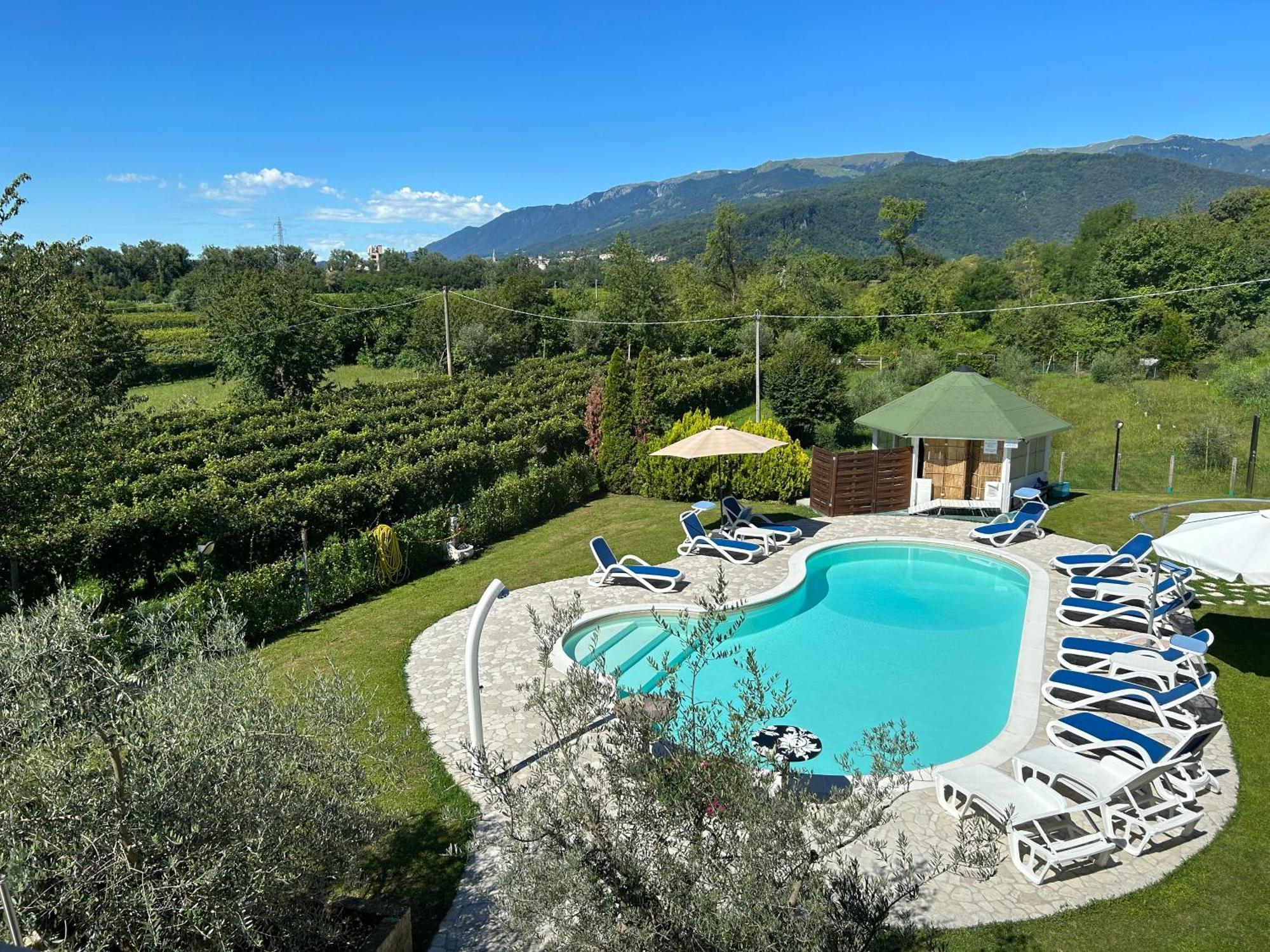 فالدوبياديني Country House La Montagnola المظهر الخارجي الصورة